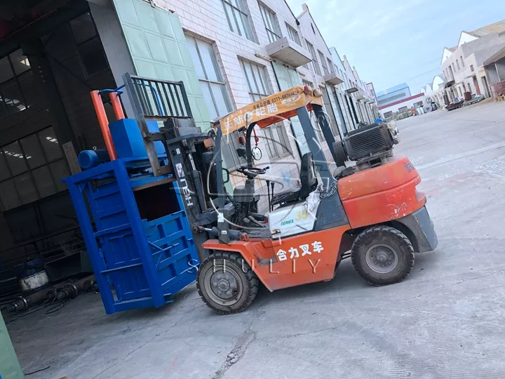 hydraulic baler loading site