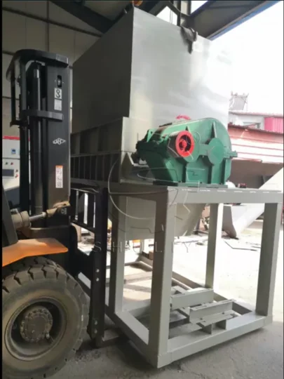 plastic bale breaker packing site