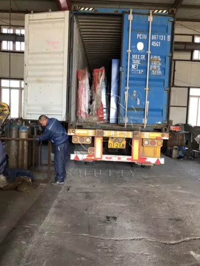 waste plastic recycling machine loading site