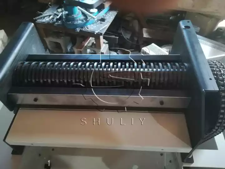 shredder for packaging materials