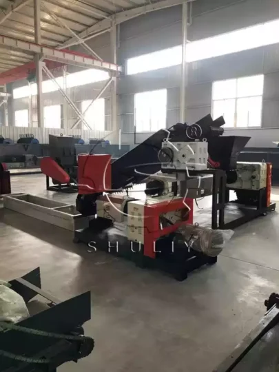 plastic granulating machine