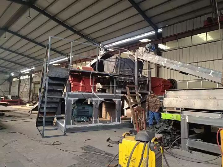 rubber tire crushing machine