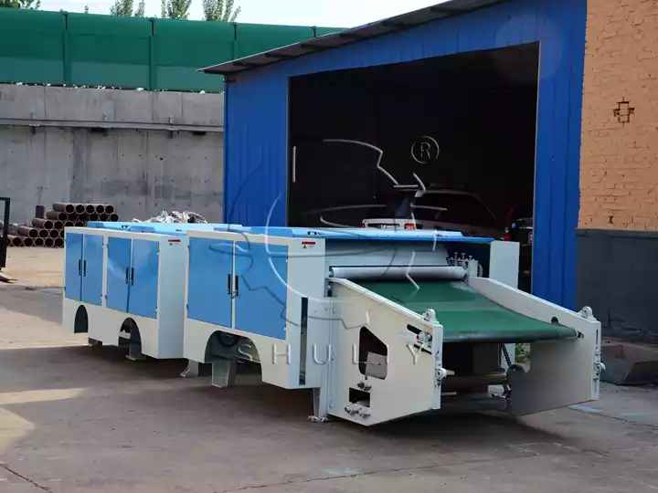 fabric carding machine with outer cover