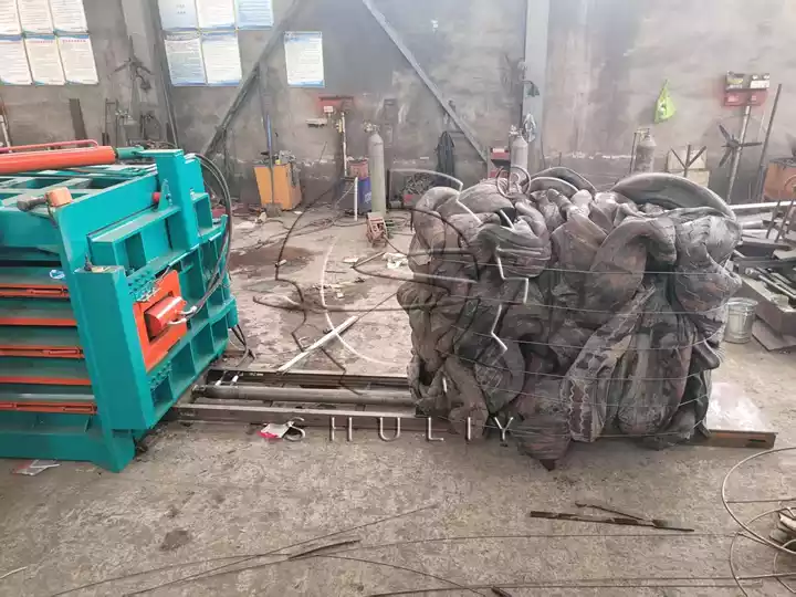 automatic tire baling press
