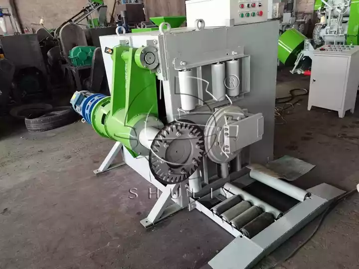 tire half cutting machine