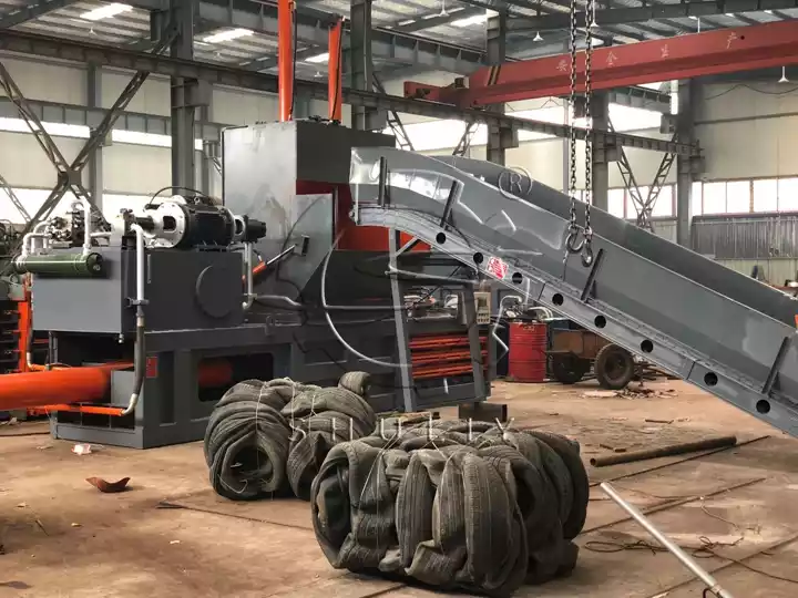 tyre compacting baler