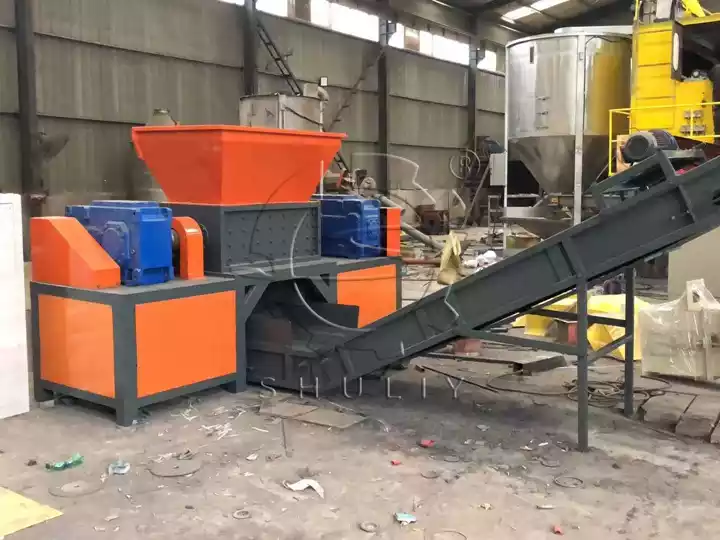 dual-shaft shredder