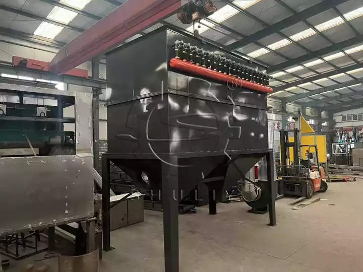 pulse-jet dust collector