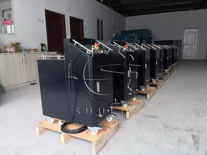 dry ice blasting machines