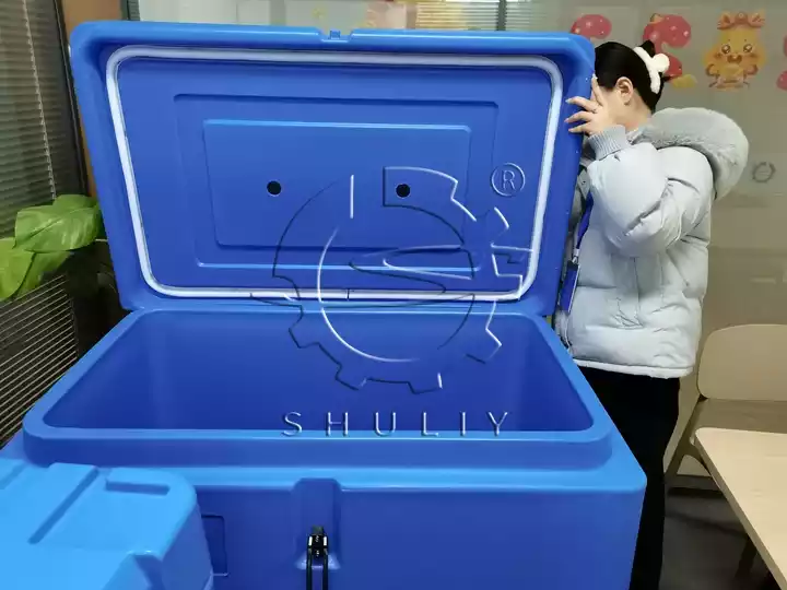 dry ice cooling container