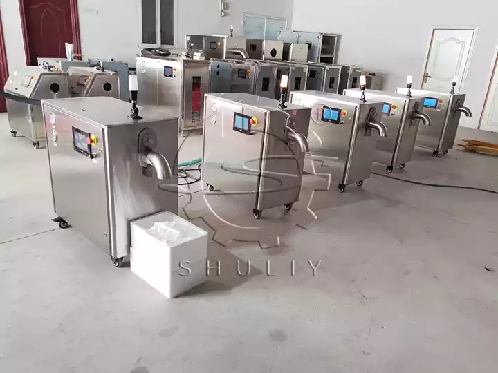 dry ice equipment manufacturer