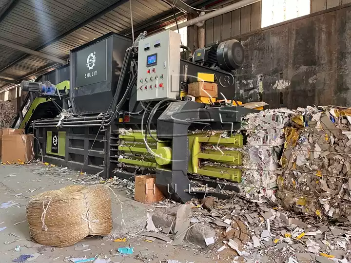 horizontal baler for recycling