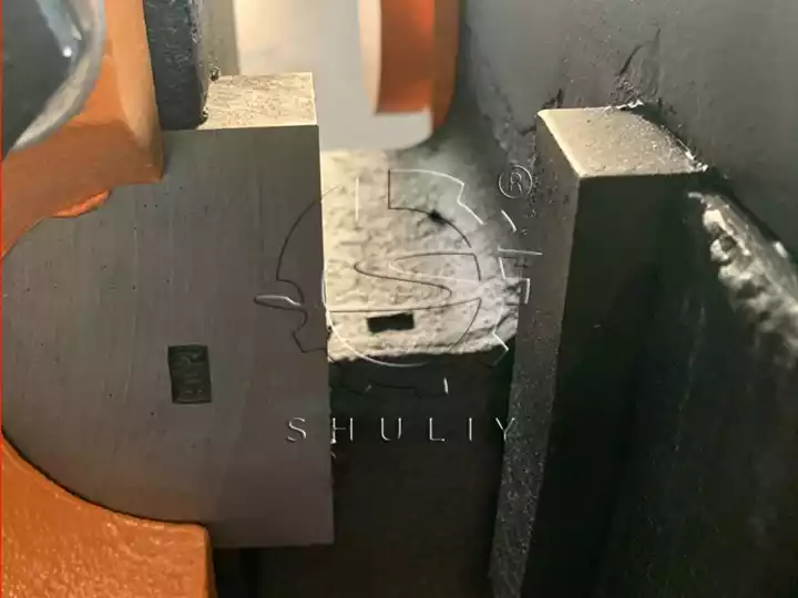 reinforced high‑strength cutting blade